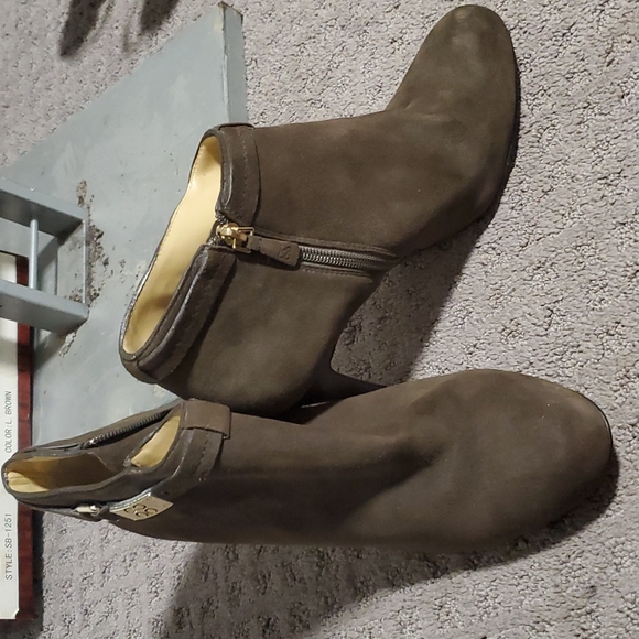 New coach booties with heel 5' size 11 Brown suede - Picture 4 of 4